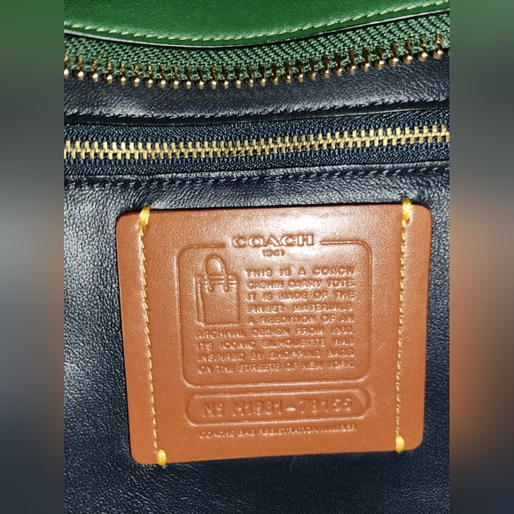 GUC COACH 1941 Cashin Carry Tote in Hunter Green, Style # 79155 Hard To Find! - Picture 10 of 10